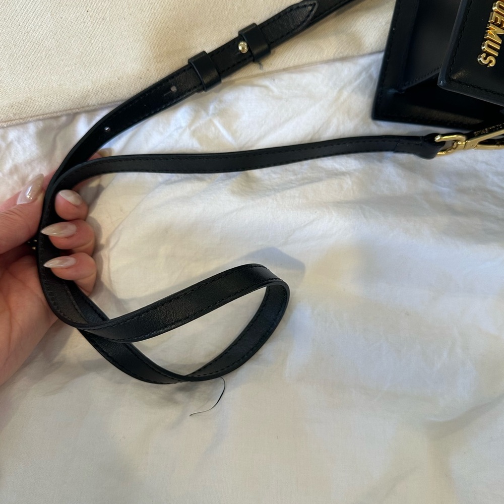Jacquemus Black Mini Bag with Structured Design and Adjustable Strap - Picture 7 of 9